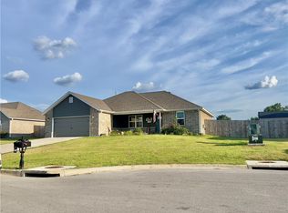 166 Youngblood Pl, Huntsville, AR 72740