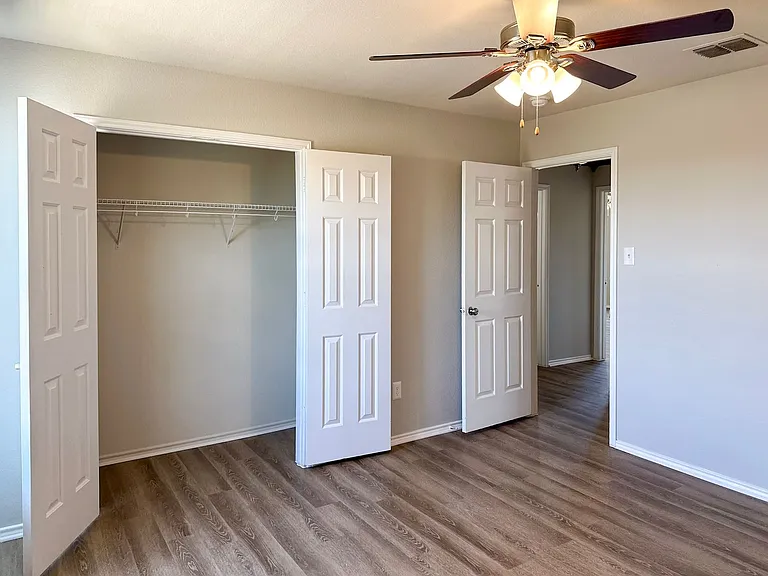 5049 Mosaic Dr — Photo 20