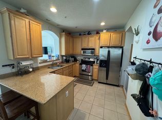 11217 Kinsley St, Eden Prairie, MN 55344