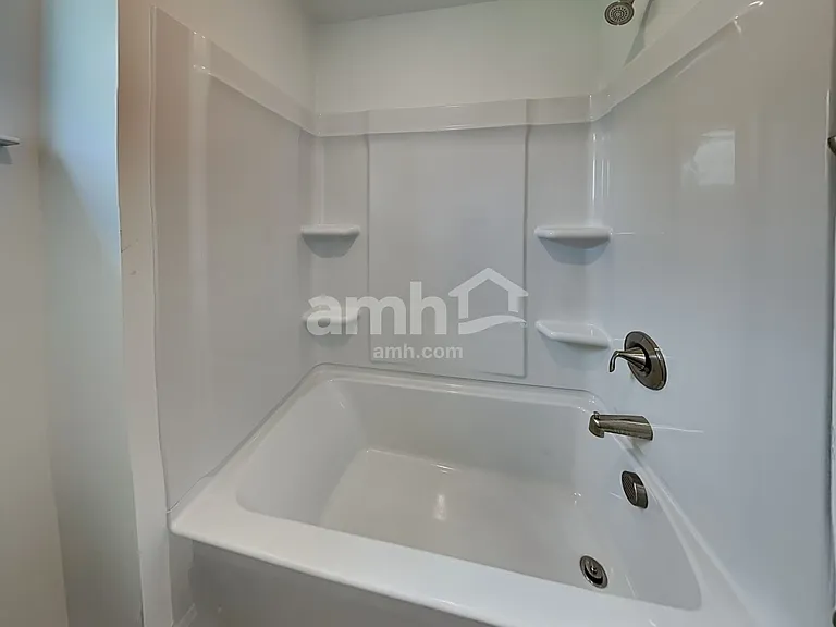 1128 Livengood Way — Photo 13