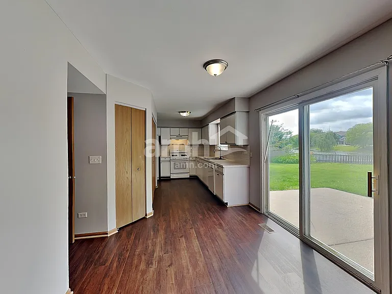 2415 Sisters Ct — Photo 5