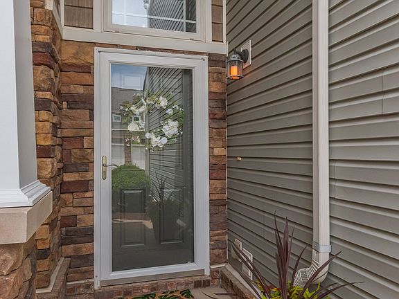 2nd image of 1056 Somerset Springs Dr