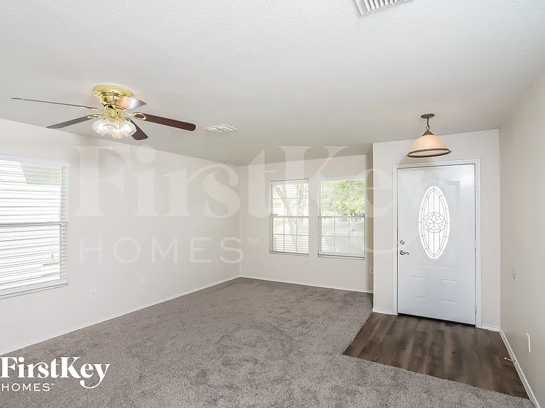 8503 Silver Willow — Photo 7
