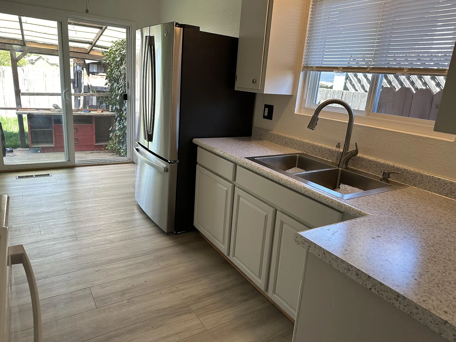 2 bed, 900 sqft, $2,850 — Photo 4