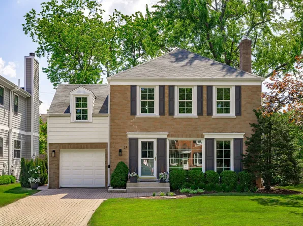 27 Iroquois Dr, Clarendon Hills, IL 60514