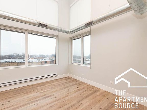 5th image of 1532 W Howard St #1001