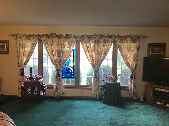 Livin Room-Casement Windows