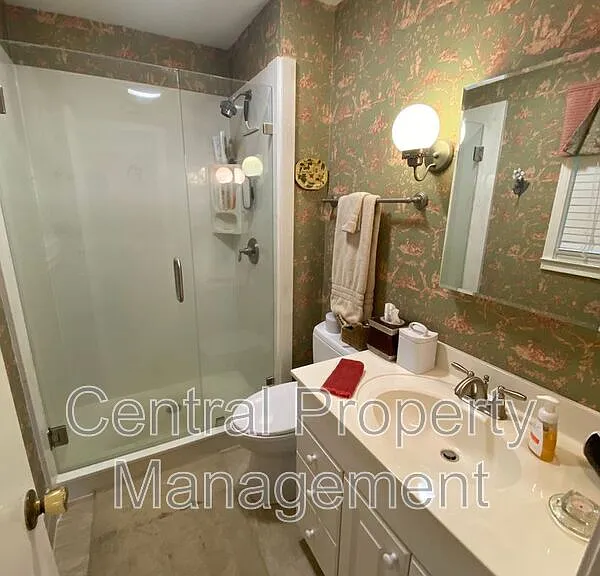 4724 Coach Hill Dr — Photo 32