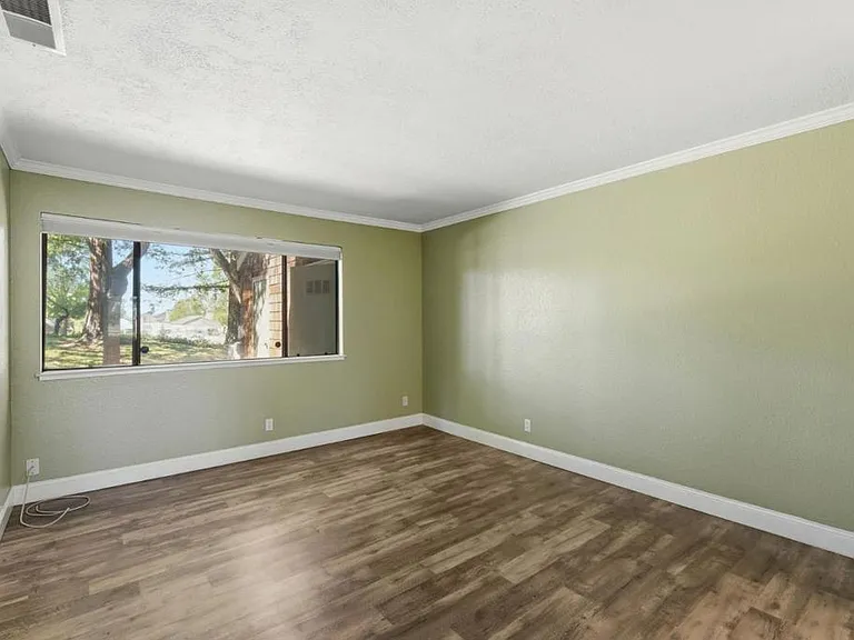 2504 La Terrace Cir — Photo 23