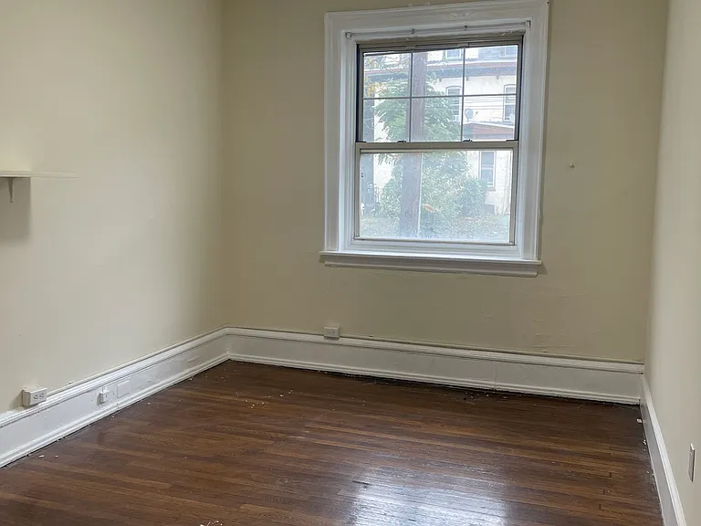 Alexandria Apartments — Photo 18