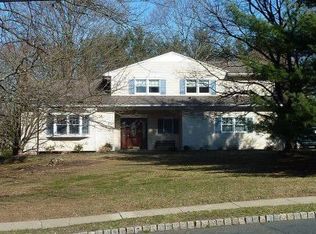 19 Quincy Rd, Basking Ridge, NJ 07920
