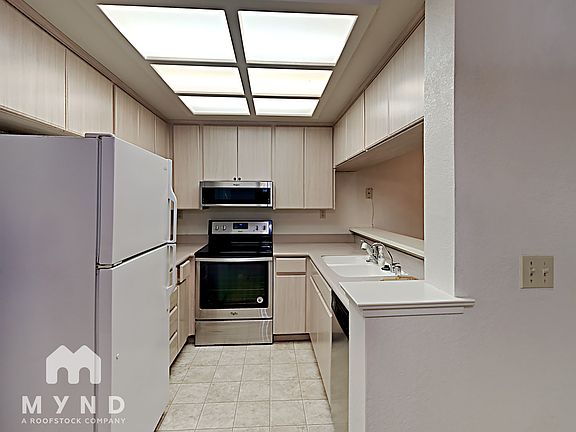 3rd image of 2511 Fulton Square Ln #12