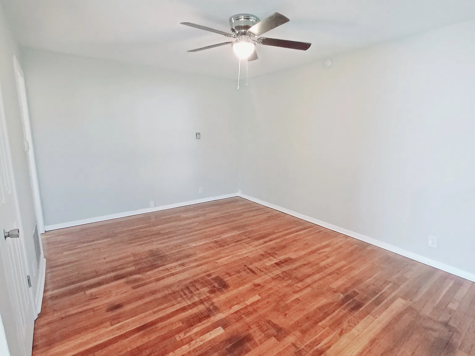 2 bed, $1,400 — Photo 2