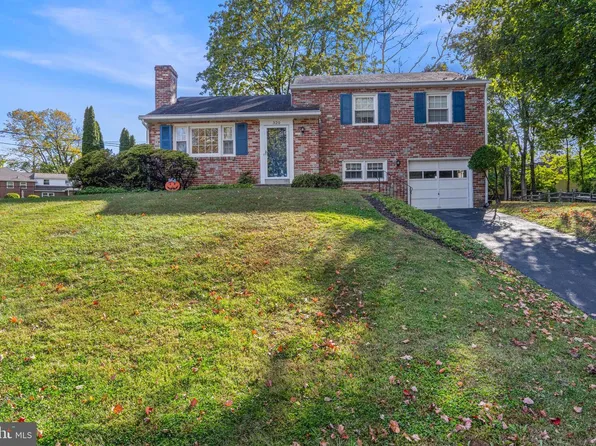 320 Landsende Rd, Devon, PA 19333