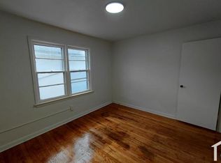 8541 College Ave, Saint Louis, MO 63136