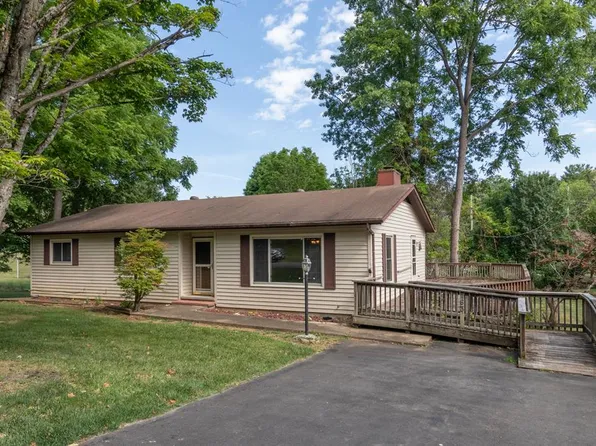 163 Valley View Dr NE, Abingdon, VA 24210