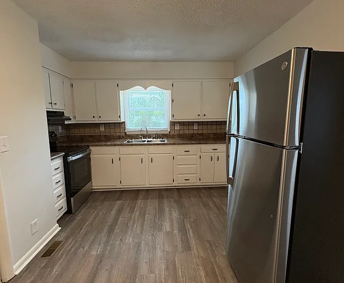 4004 Carlos Ave — Photo 5