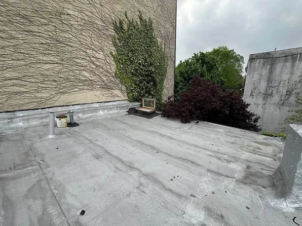 396 Bond Street image 13 of 14