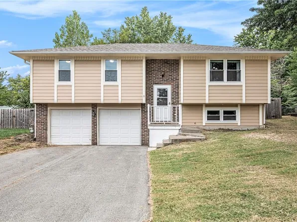 405 E Rose Cir, Odessa, MO 64076