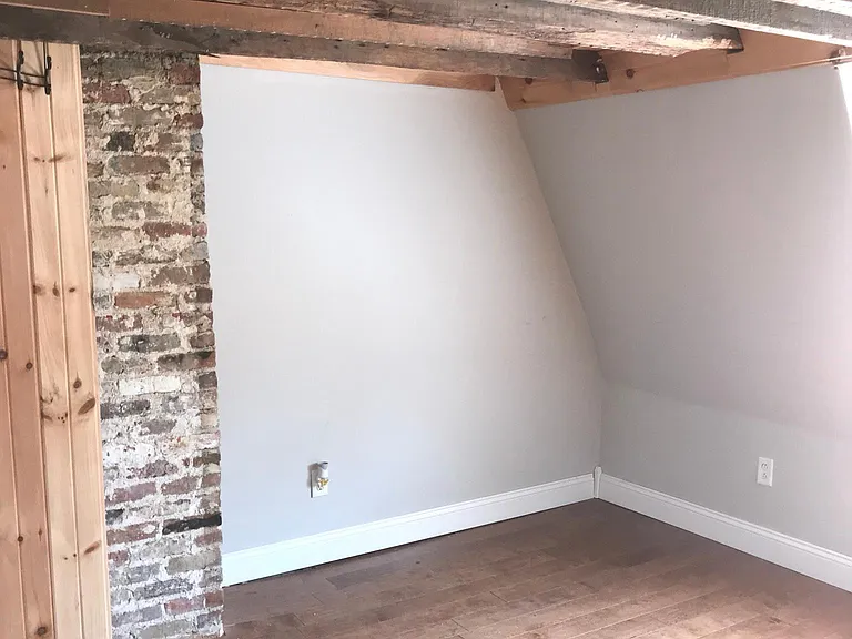 28 E Commerce St — Photo 11