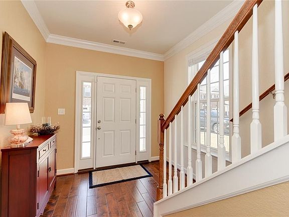 3rd image of 1117 Chatham Ln