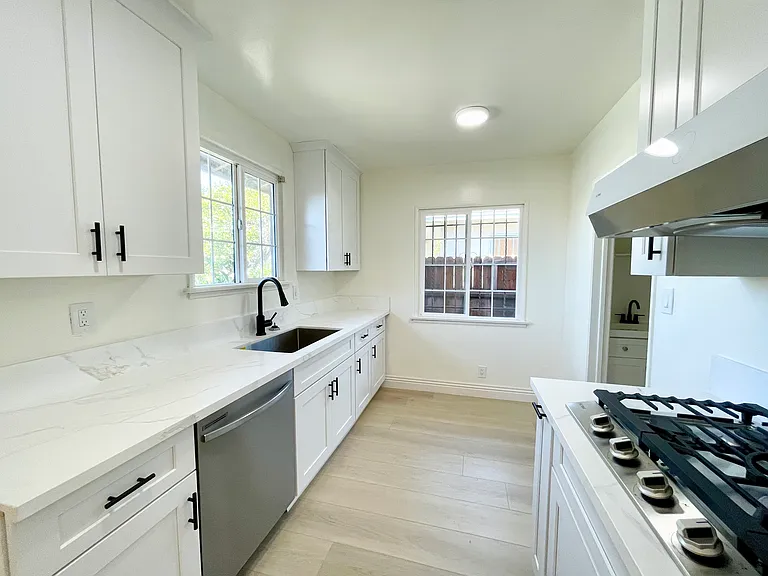 13708 Purche Ave — Photo 12
