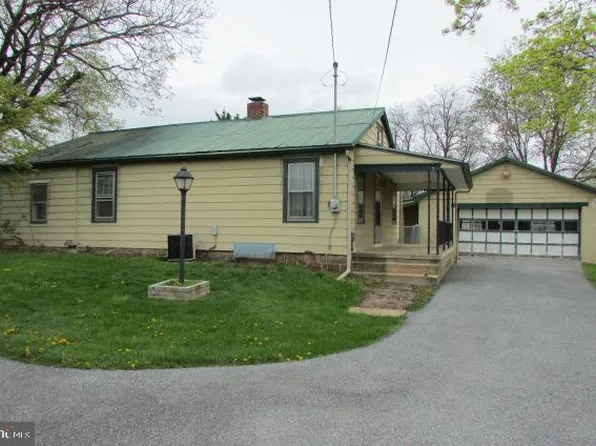 3161 Claremont Rd, Dover, PA 17315