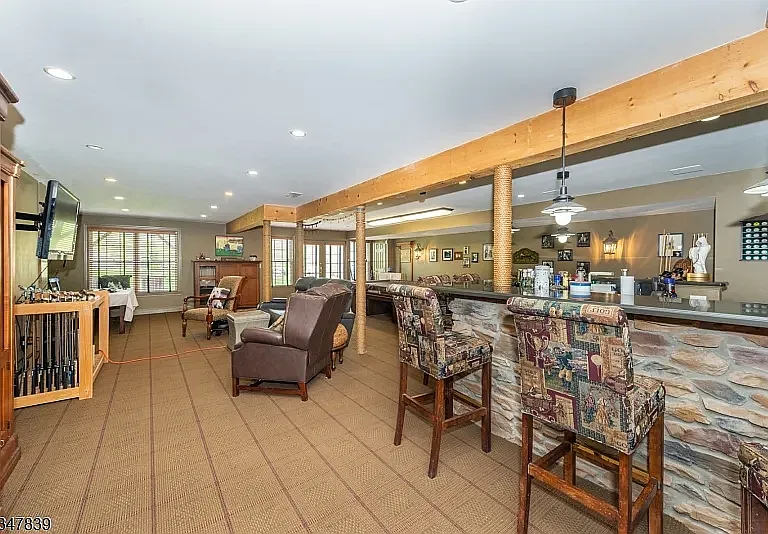 Briar Ct — Photo 13
