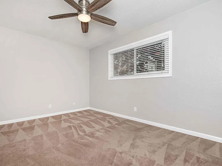 4401 Central Ave — Photo 122