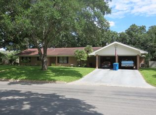 906 E Inez St, Beeville, TX 78102