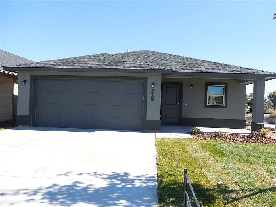1st image of 2808 Spruce Dr