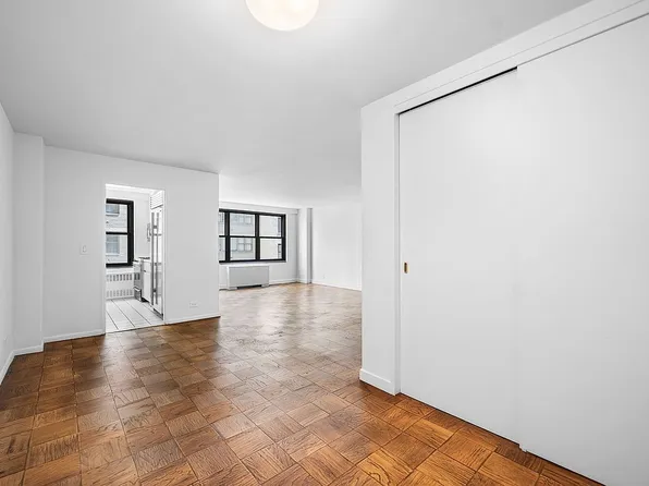 225 E 57th St APT 6J, New York, NY 10022