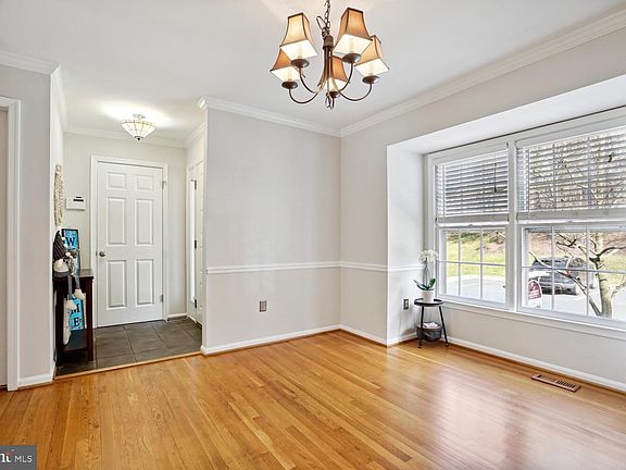 5th image of 5904 Langton Dr