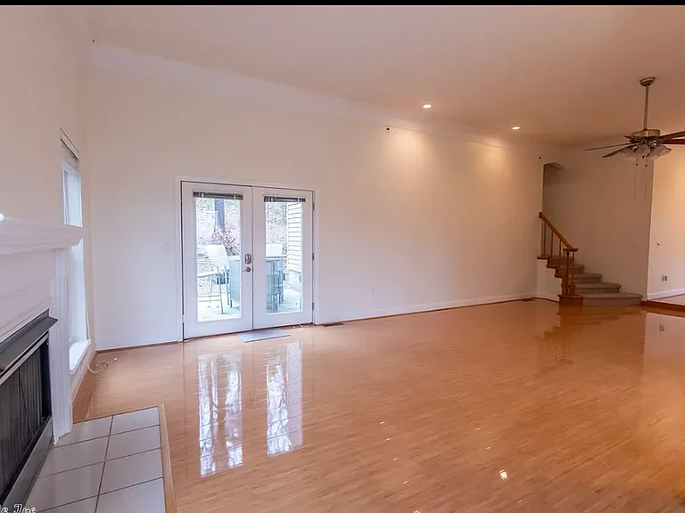 11163 Southridge Dr — Photo 3