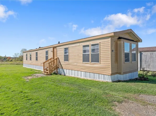 956 Middle Rd #10W, Oswego, NY 13126