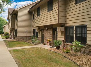 2479 Woodcrest Dr #2503, Chaska, MN 55318