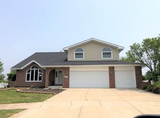 8424 Brookpoint Ct, Tinley Park, IL 60487