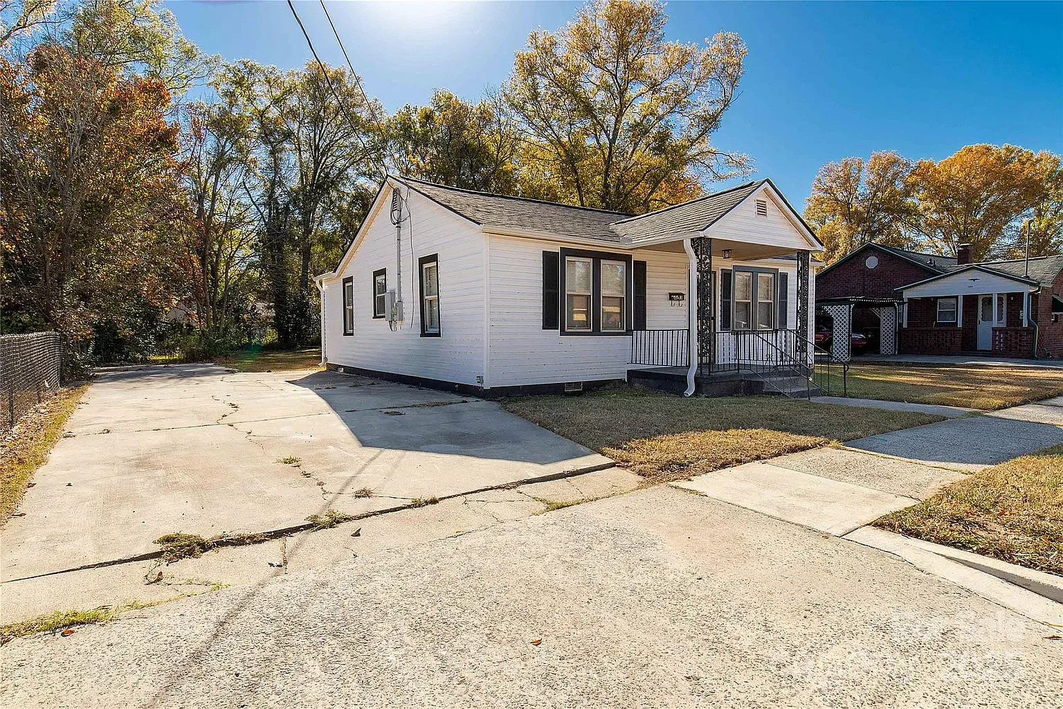 1013 Martin Ave — Photo 2
