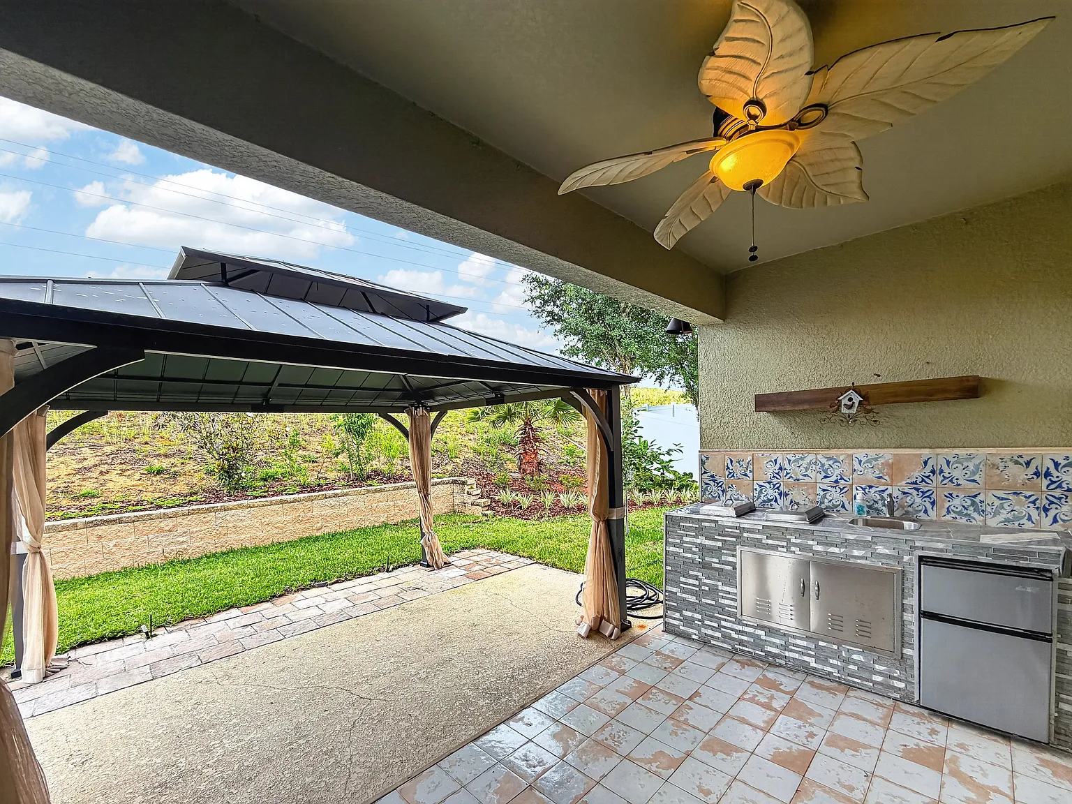 3 bed, 2190 sqft, $2,600 — Photo 3