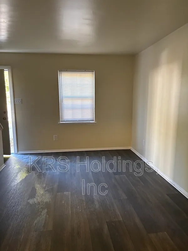 Praxis Apartments — Photo 3