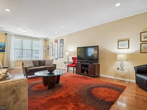1302 Pointe Gate Dr #1302, Livingston Twp., NJ 07039