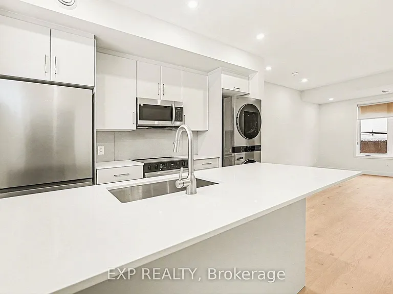 1301 Dorchester Ave — Photo 2