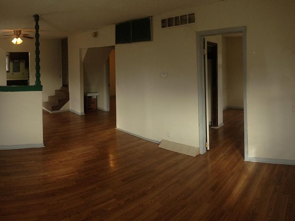 2nd image of 1107 N Indiana Ave