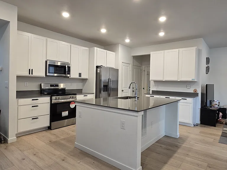 661 Lillibrook Pl — Photo 11