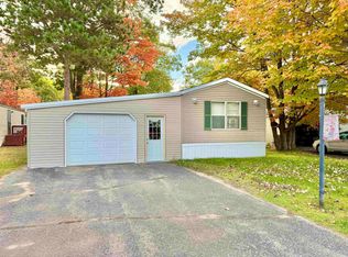 2722 S Hill Rd, Gladstone, MI 49837