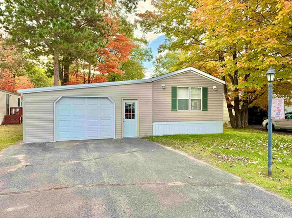 2722 S Hill Rd, Gladstone, MI 49837