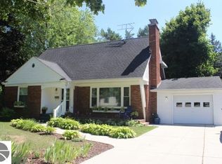 995 Falkirk Rd, Alma, MI 48801