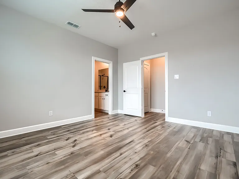 909 Emerson Dr — Photo 10