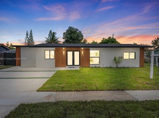 949 SE 5th St, Deerfield Beach, FL 33441