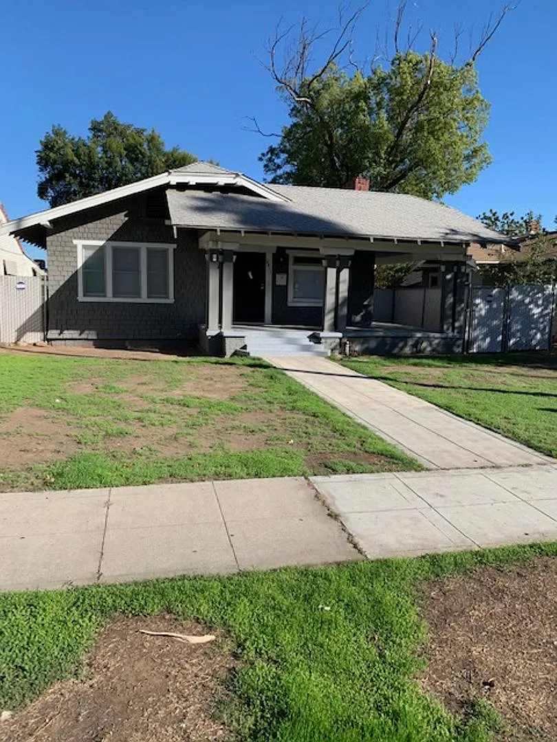 3911 E Platt Ave photo 1